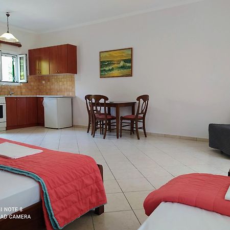 Aparthotel Oasis Exclusive Parga Pokoj fotografie